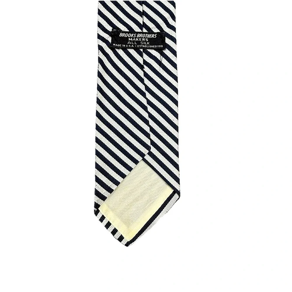 Brooks Brother Markers All silk Black And‎ White stripe tie